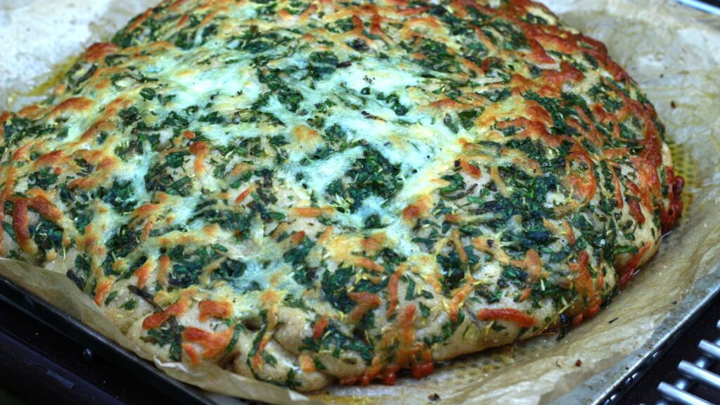 Kräuterbrot mit Käse überbacken